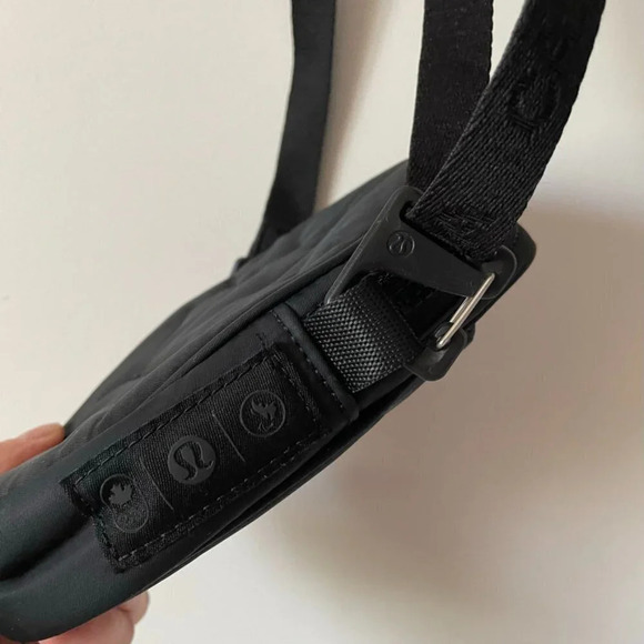 Lululemon Athletica Bags Lululemon Team Canada 22  Future Legacy Crossbody Bag - Picture 7 of 10